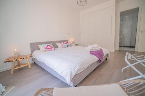  Beach Break apartment (Sea View) Ideal for Families & Friends in Ericeira