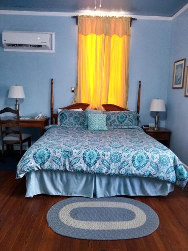 King Room image 3