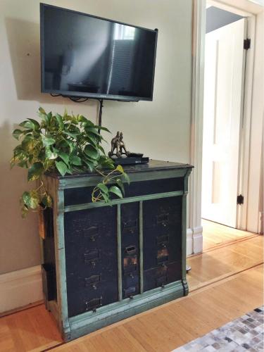 Batterby House - image 3