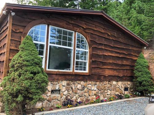 Mountain Top Cabin