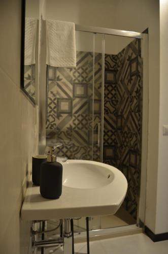 Superior Double Room image 10