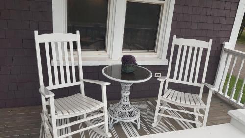 The Home Place Inn
