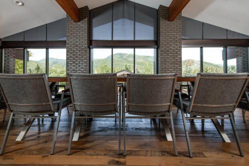 216138391 Park City Peaks