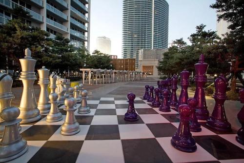 DELUXE 5 STAR CONDO ICONBRICKELL@25TH, FREE SPA/GYM/POOL