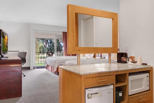 Ramada by Wyndham Holtville - image 9