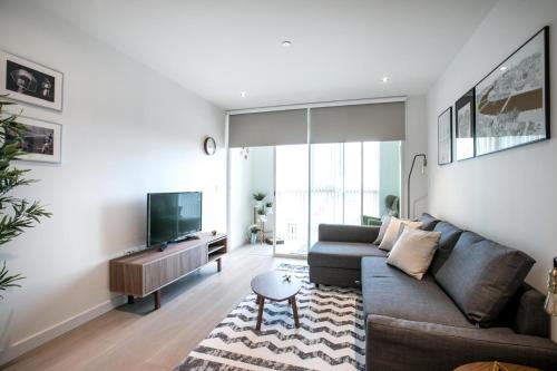 Bright 1 Bedroom Flat With Amazing Rooftop!, Vauxhall, London