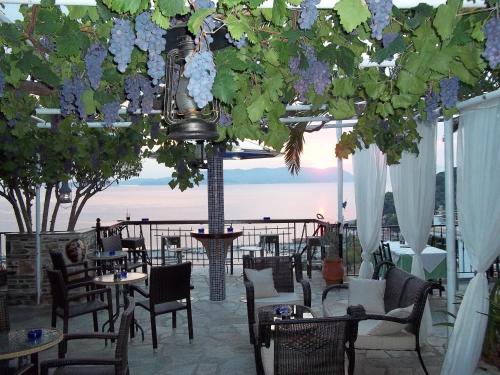 爱琴海海浪-灯塔酒店 爱琴海海浪-灯塔酒店