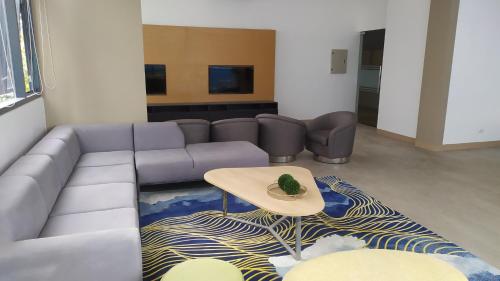 Island Living at One Manchester Place