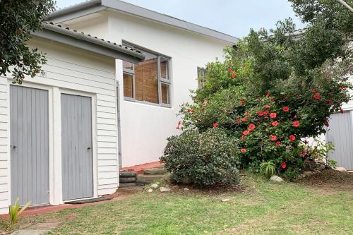 المنظر الخارجي, Rus & Roes Beach Home in جوكاما