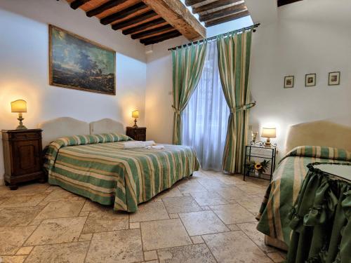 3 twin beds
