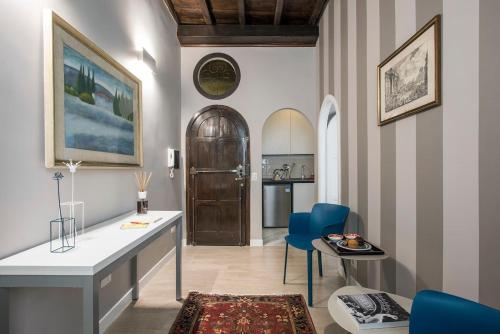 La Finestra su Fontana di Trevi - Design & Charme, Рим (фото 8)