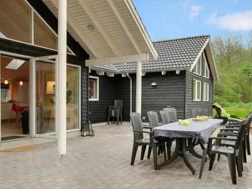 Seven-Bedroom Holiday home in Tranekær - image 2