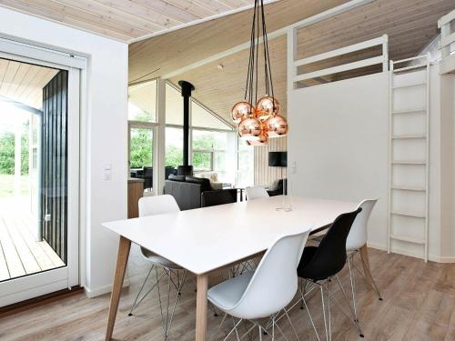 Three-Bedroom Holiday home in Glesborg 38 - main image