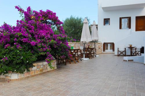 ทางเข้า, Vythos in เกาะมีลอส