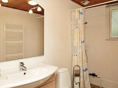 Three-Bedroom Holiday home in Humble 12 - image 6