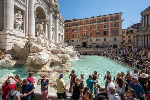 La Finestra su Fontana di Trevi - Charming View