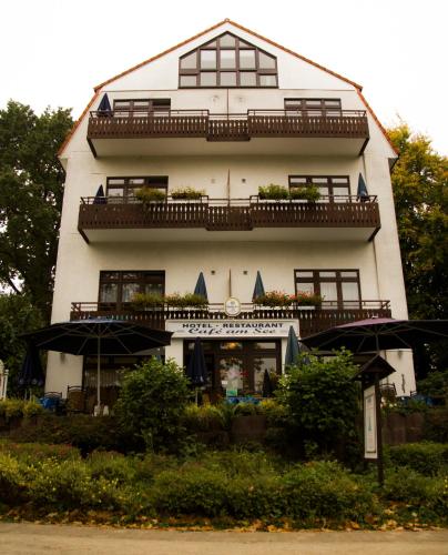 โฮเทล เฮาส์ อัม เซ (Hotel Haus am See) in บาด ซาลซูเฟลน