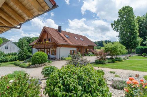 Heumanns Blockhaeuser am Wald