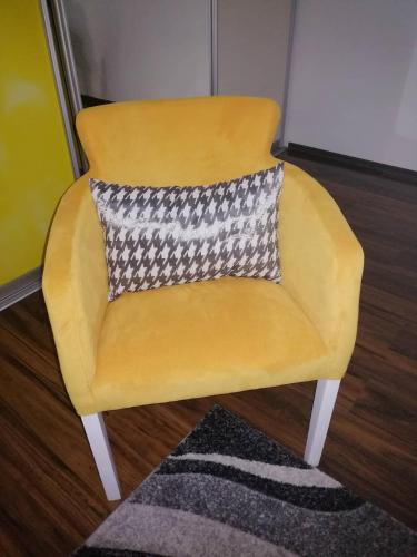 Yellow apartment central Podgorica - image 11