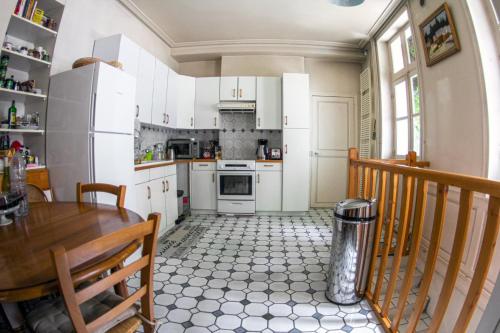 Cozinha, Saint-Eusèbe Mansion - Hôtel Particulier St-Eusèbe (Saint-Eusebe Mansion - Hotel Particulier St-Eusebe) in Auxerre