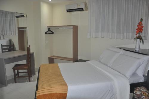 Standard Room image 10