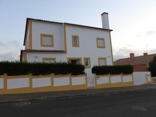 Madressilva House in 7555-281 Cercal