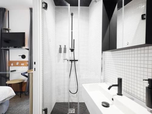 French Theory - image 9