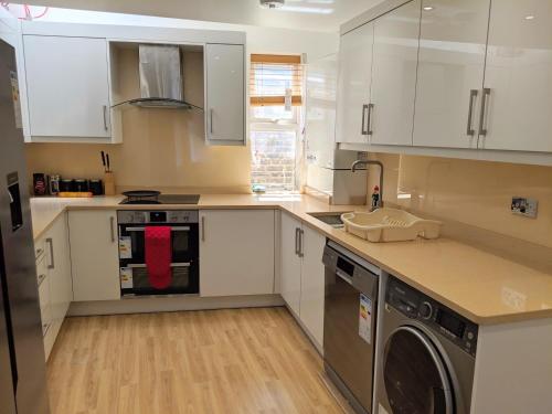 Picture of Brand New Spacious 2-Bed Apartment In Central Kingston/Near Richmond Park