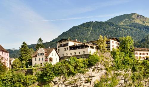 Schlosshotel Dörflinger - Hotel - Bludenz