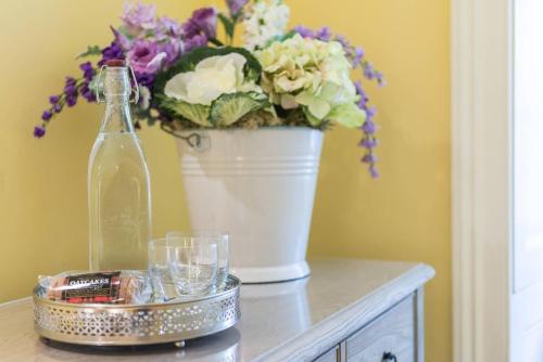 Luxury Apartment with Patio in City Centre - image 12