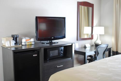 Quality Inn & Suites Fresno Northwest