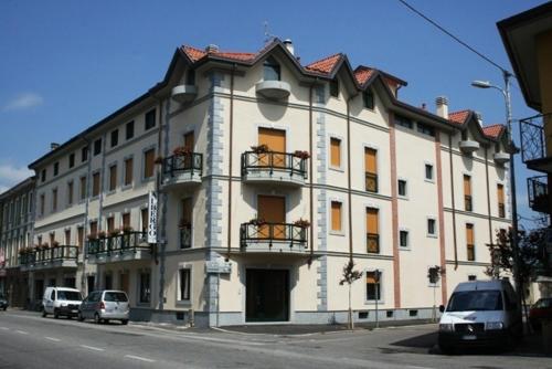  Locanda Sant'Ambrogio, Cislago bei Magnago