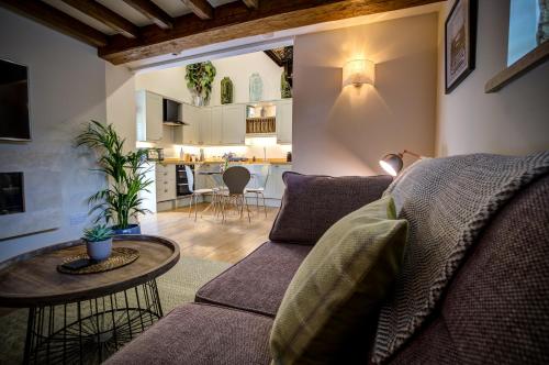 Luxury medieval barn in Cotswold town centre gîte à louer Fairford