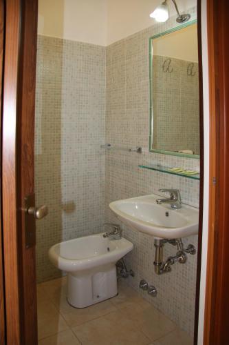 Hotel Adelchi – Milan, DC