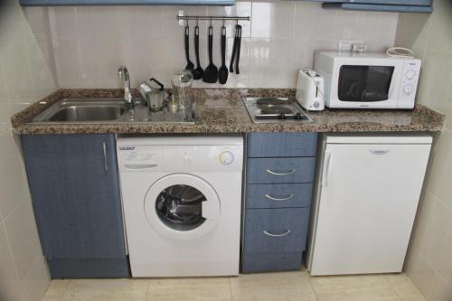 Apartaments Can Claudi - image 11
