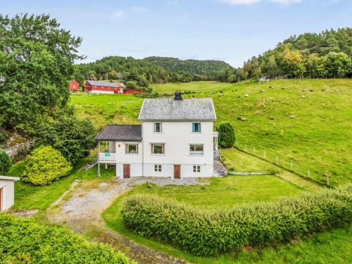 Фасада на хотела, 8 person holiday home in VÅGLAND-By Traum (8 person holiday home in VAGLAND-By Traum) in Vagland