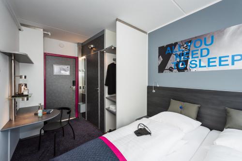2 twin beds