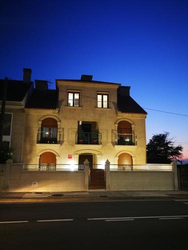 Apartamentos Playa Compostela - image 2