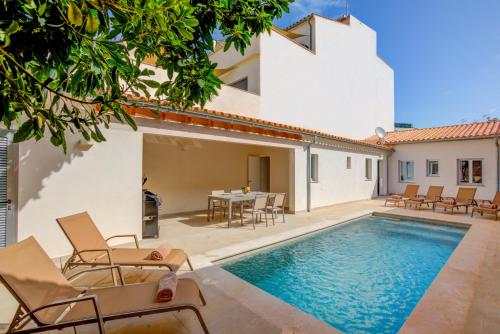  Beach Villa Monjas, Pension in Port de Pollença