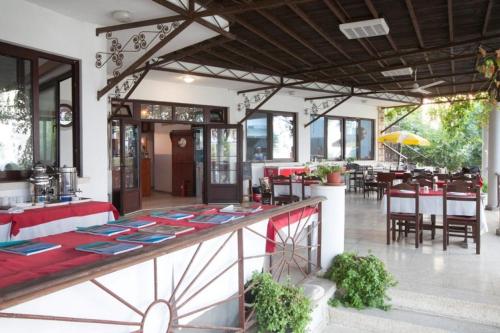 Balci Plaza Hotel and Balci Plaza guest Bungalows Karpaz peninsula in Yeni Erenköy