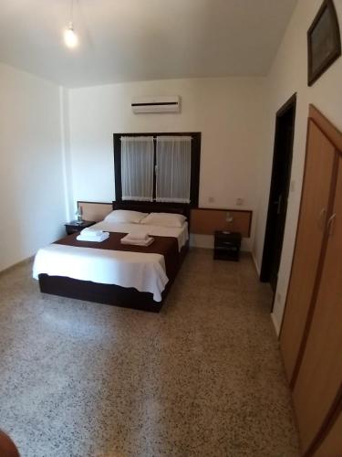 2 bedrooms, 5 beds