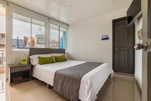 Ayenda 1121 Exito Stop at Hotel Exito to discover the wonders of Pereira. The hotel has everything you need for a comfortable stay. 24-hour front desk, luggage storage, room service, airport transfer, family room are t