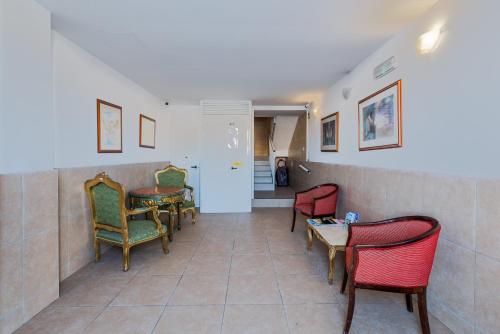 Blue Harbour 2 bedroom Seafront Apartment with large terrace with spectacular sea views - by Getawaysmalta - image 8