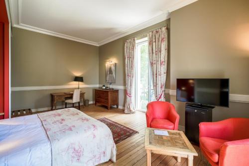 216365387 Château Grattequina Hôtel