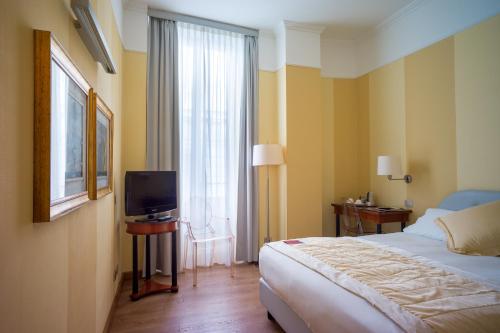 Hotel Gran Duca Di York - image 2