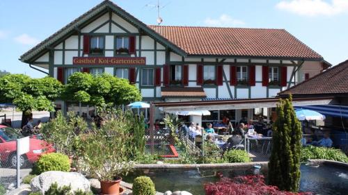 Hotel Restaurant Koi-Gartenteich