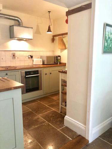 Lauras Townhouse Apartments Garrard's Retreat, Bath (photo 6)