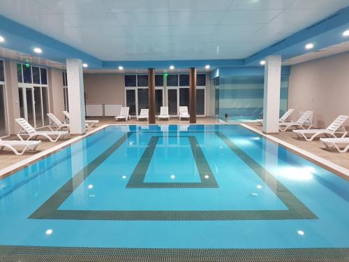 Peldbaseins, Апартаментен туристически комплекс Аква Терми in Starosela