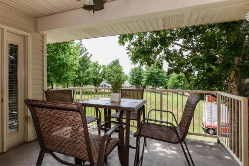 Luxury Condos at Thousand Hills - Heart of Branson - Beautifully remodeled - Spacious and Affordable thumb 3