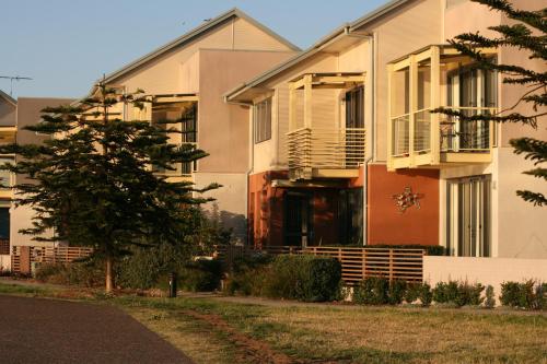 Harbourside Terrace Apartments